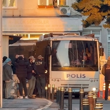 İstanbul Adliyesindeki terör saldırısı soruşturmasında 96 zanlı adliyeye sevk edildi