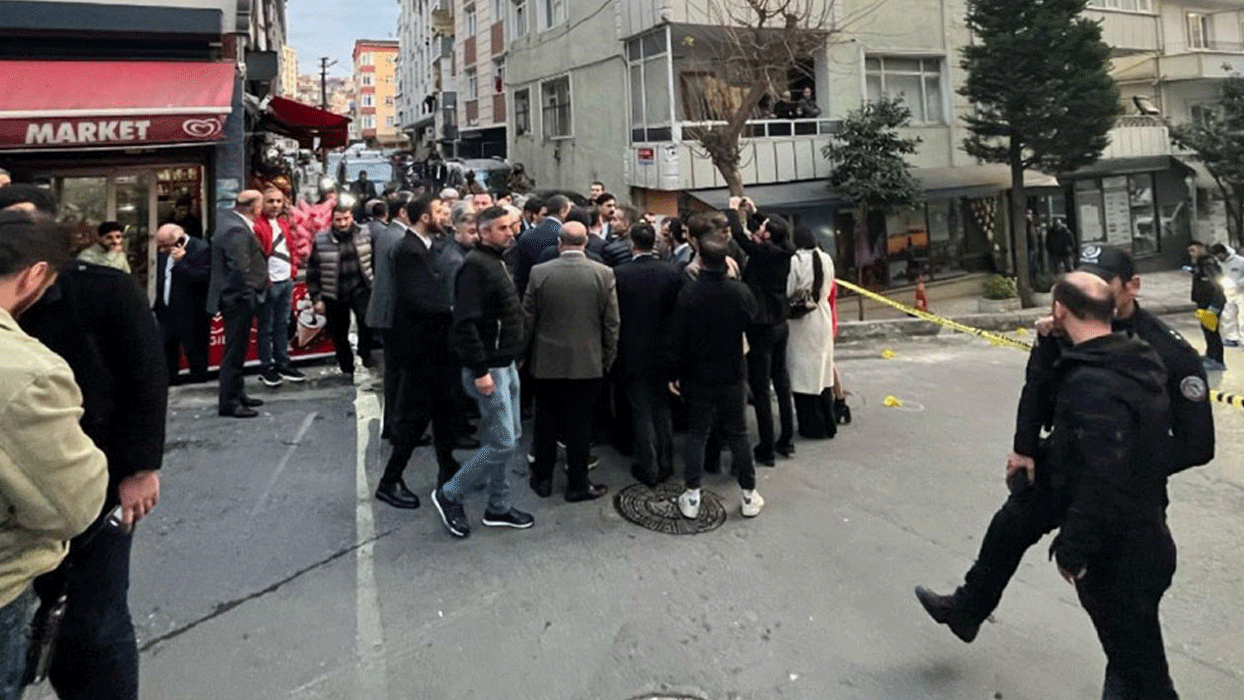 AK Parti Küçükçekmece Belediye Başkanı Yeniay'a saldırı! Siyasilerden peş peşe tepkiler