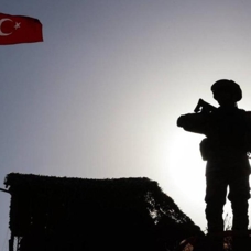 Yasa dışı yollarla Türkiye'ye geçmeye çalışan 17 kişi yakalandı
