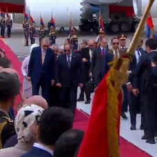Başkan Erdoğan, Mısır'da resmi törenle karşılandı