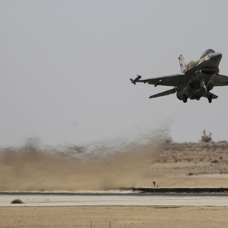 İsrail uçaklarından Lübnan'da "sonik patlama"