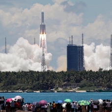 Çin, 2024'te uzaya 100 fırlatış planlıyor