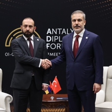Bakan Fidan, Ermenistanlı mevkidaşı Mirzoyan ile görüştü