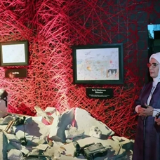 Cumhurbaşkanı Erdoğan'dan "Gazzeli Çocuk Ressamlar Sergisi"ne ziyaret!