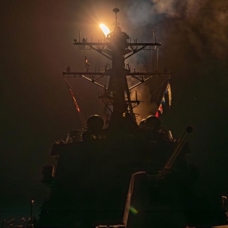 Tansiyon düşmüyor: Husiler ABD gemilerini hedef aldı
