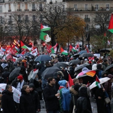 Fransa'da Dünya Kadınlar Günü'nde Filistin ve İsrail yanlıları arasında arbede çıktı