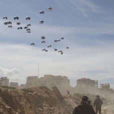 Mısır ve BAE, Gazze'ye yedinci defa havadan yardım ulaştırdı