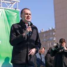 AK Parti Sözcüsü Ömer Çelik'ten Özgür Özel'e darbe tepkisi: Aklına gelen tek şey