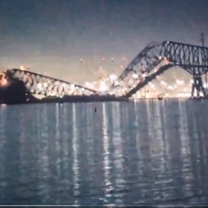 ABD'de feci kaza! Gemi köprüyü yıktı