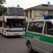 Almanya'da yolcu otobüsü devrildi: 5 ölü