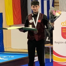 Milli bilardocu Seymen Özbaş, 21 yaş altında Avrupa şampiyonu oldu
