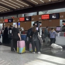 İstanbul'da havalimanları ve otogarlarda Bayram tatili yoğunluğu sürüyor