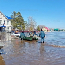 Rusya'da Ural Nehri'nde barajın patlaması sonucu yüzlerce ev su altında kaldı