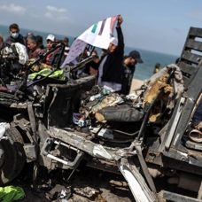 İşgalci İsrail Gazze'nin kuzeyine girmek için bekleyen BM aracını vurdu