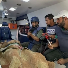İsrail'in saldırısında TRT Arapça ekibinin de aralarında olduğu bir grup gazeteci yaralandı