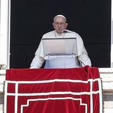 Papa, Orta Doğu'daki gelişmeleri "dua okuyarak endişeyle ve acıyla" takip ediyor