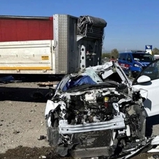 Kırıkkale'de trafik kazasında 1 kişi hayatını kaybetti, 2 kişi yaralandı