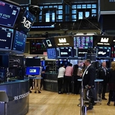 New York Borsası güçlü ilk çeyrek kazançları sonrasında ikinci çeyreğe zayıf başladı