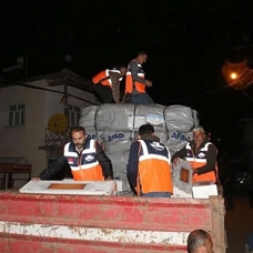 Tokat'ta depremin ardından AFAD vatandaşlara çadır yardımında bulundu