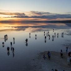 Turistler Tuz Gölü'ne akın etti