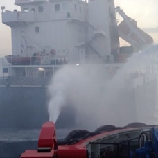 Çanakkale Boğazı'nda kuru yük gemisinde yangın: Gemi trafiği askıya alındı 