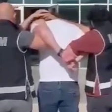 Kırmızı bültenle aranan şüpheli Antalya'da yakalandı