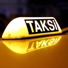 İstanbul'da kadın müşterileri darp eden taksici trafikten menedildi
