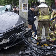 Ankara'da trafik levhası direğine çarpan otomobildeki 1 kişi öldü, 4 kişi yaralandı